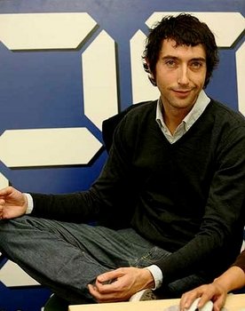 Toni Garrido as Manuel Fernández Sanjuán (voice)