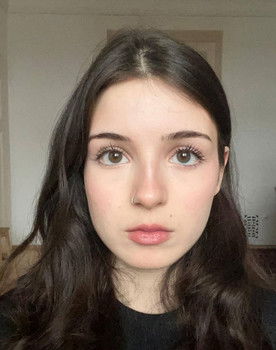 Alrun Juman Göttmann as Mara