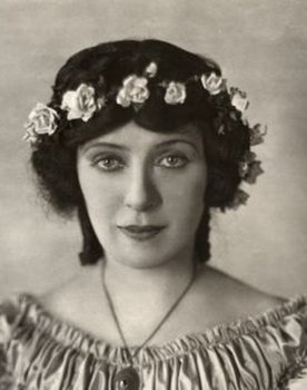 Mary Alden as Mary Evans