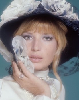 Monica Vitti as Dea Dani