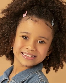 Sabrina de Souza as Milena