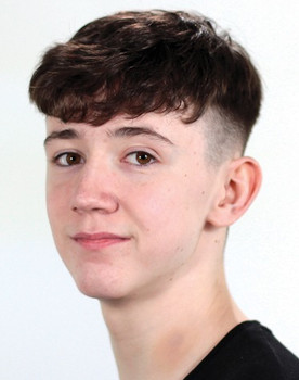 Alex Grendon as Steo