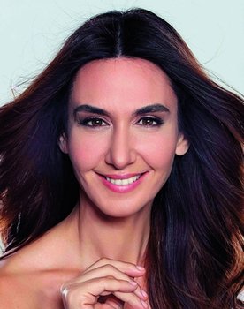 Ayşe Tolga as Yağmur