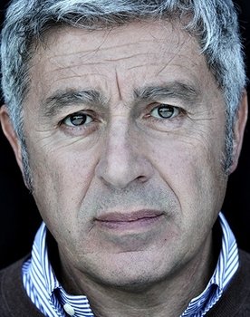 Antonio Catania as Vassilis