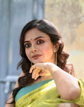 Solanki Roy as Lahari