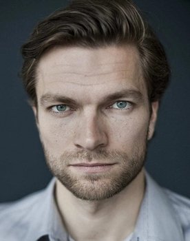 Thomas Skov Gaardsvig as 