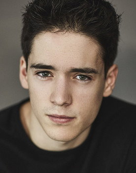 Marcos Ruiz as Bruno