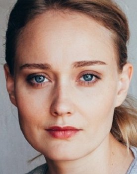 Ekaterina Shibaeva as Anna