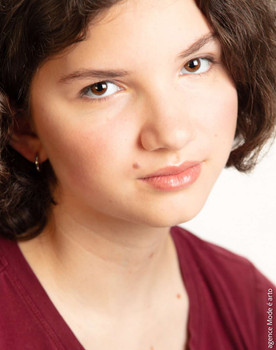 Chloé Lefebvre as Jo