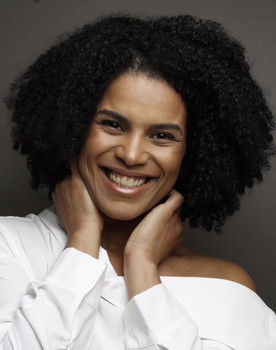 Priscila Maria as Luanda