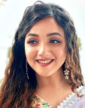 Shritama Mitra as Doyel Banerjee (Basu)