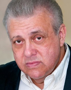 Vic Polizos