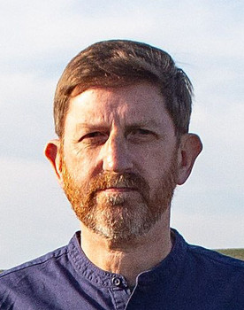 Michael Holmes as Guitars