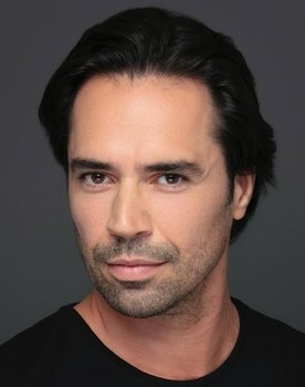 Alp Sunaoğlu as Alp