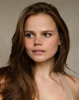 Lydia Cherry as Jasmine