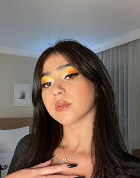 Beca Barreto as Bruna