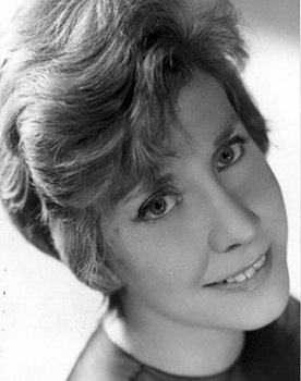 Gracita Morales as Beata Mari Díaz