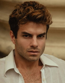 Daniel Blanco as Rivelino