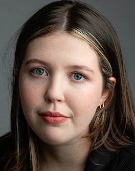 Bronte Locke as Sarah