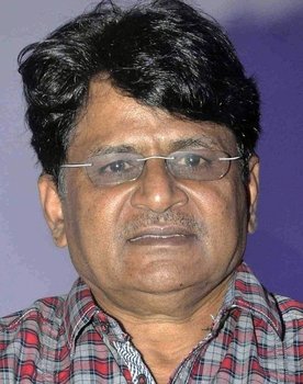 Raghubir Yadav as Willie