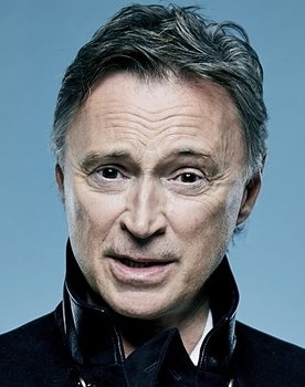 Robert Carlyle as Major Ian Campbell