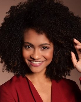 Viviane Santos as LUI