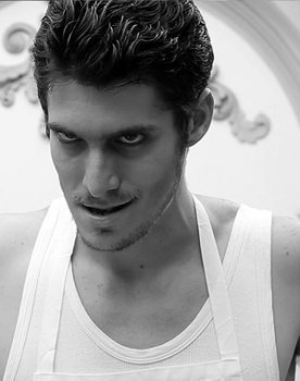 Cristian Stamponi as Varios