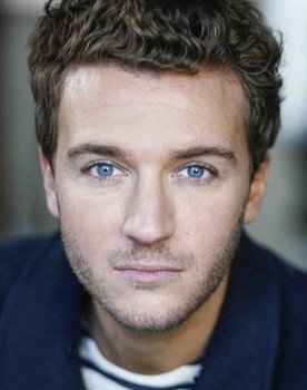 Hubert Roulleau as Arthur