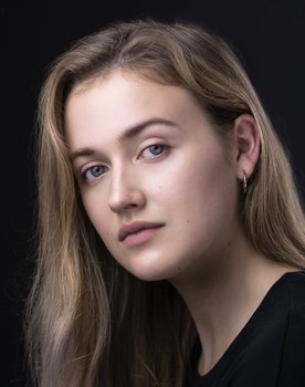 Shannon Watson as Miranda