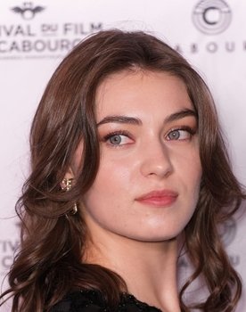 Anamaria Vartolomei as Maria Schneider