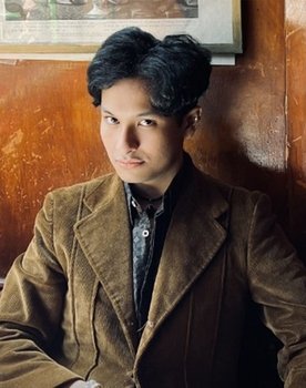 Veska Naratama as MEDIUM