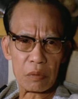 Hui Ying-Sau as Johnny's Grandfather