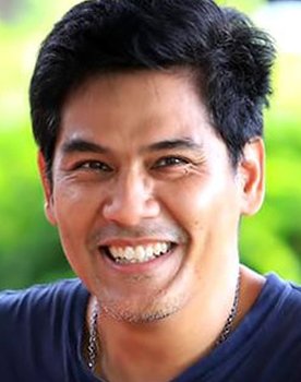 Vacharakiat Boonphakdee as Killer