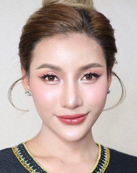 Wilawan Rsiam as Waew