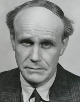 Ejner Federspiel as Ludvigsen, Selmas far