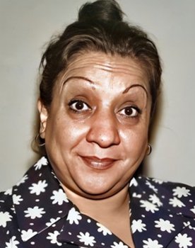 Adile Naşit as Adile