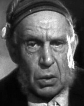 Charles Vissières as The old gentleman