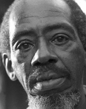 Mário Gusmão as Negro Velho