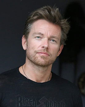 Jonathan Scarfe as Resnik