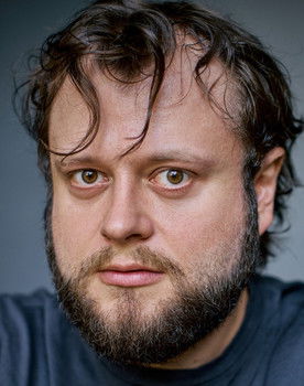 Tosja Merlin Kruppa as He