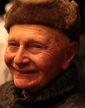 Yves Jarnet as Papy PK