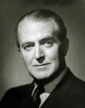 Jack Warner as Murdoch