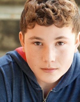 Aidan Cullen as Shaun