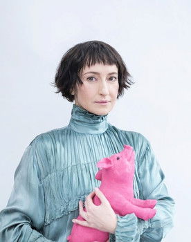 Katarzyna Groniec as Girl (voice)