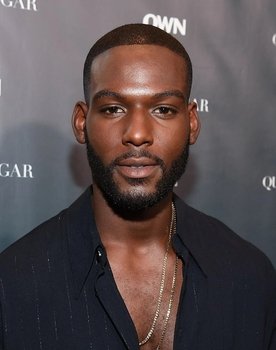 Kofi Siriboe as Bassist (Nassau)