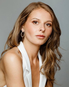 Sarah Gnocato as Olenna