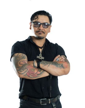 Leonardo Eusebio Soto as Lázaro "El Halcón"