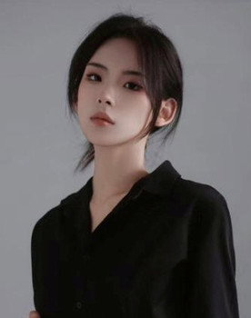 Li Zhitong as 穆盈盈