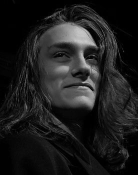 Viktor Kipper as the Elder Brother