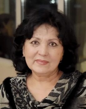 Aibarchin Bakirova as Princess' Head Warder